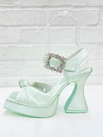 ジェフリーキャンベル“キラキラビジュー”のシャーベットカラーサンダル、人気カーブヒールの新作｜写真3