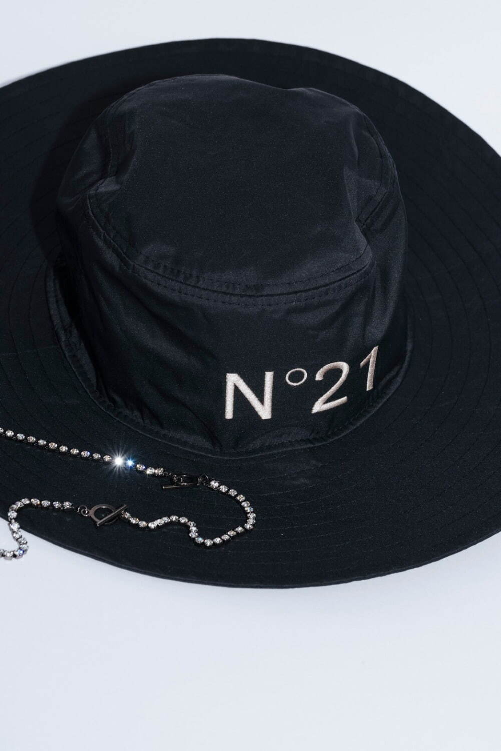正式的 ヌメロヴェントゥーノ×ニューエラ 限定 帽子 新品未使用 - ハット