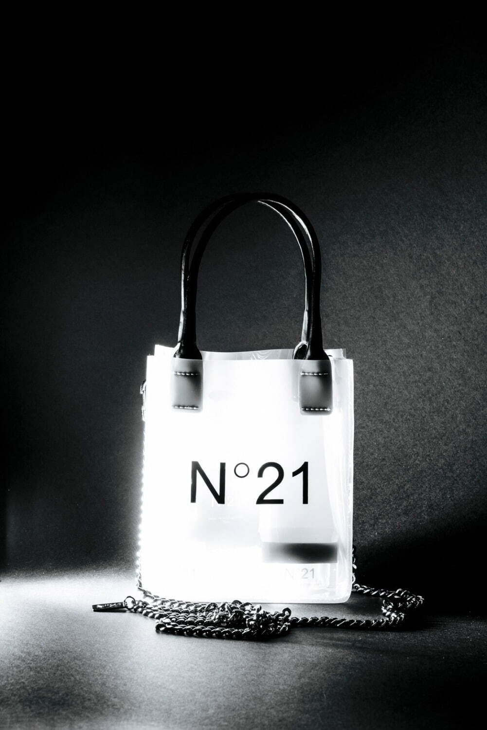 N21“クリアバッグ”付きハンドケアセット＆“ニューエラ”コラボキャップ、阪急うめだ本店で｜写真15