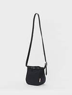 エンダースキーマの新作レザー小物＆バッグなど、“香り高いレザー”のレイヤード財布やキルティングバッグ｜写真1