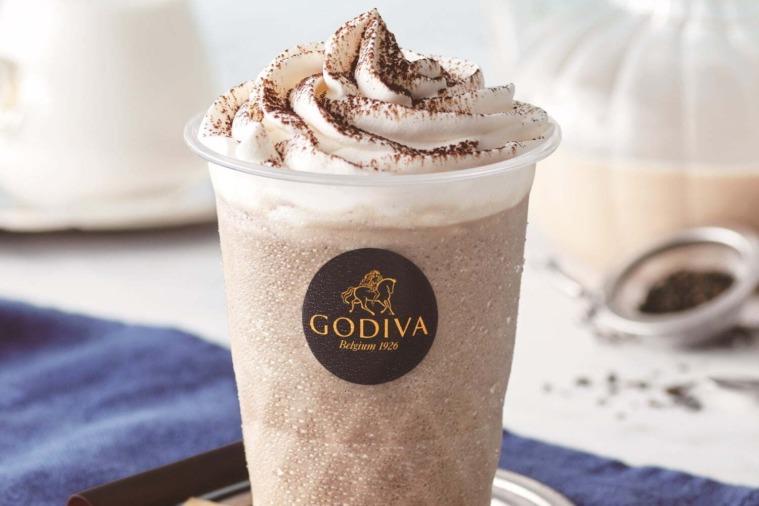 ゴディバ「ショコリキサー ロイヤルミルクティー」ホワイトチョコ×アールグレイのティーシリーズ第2弾