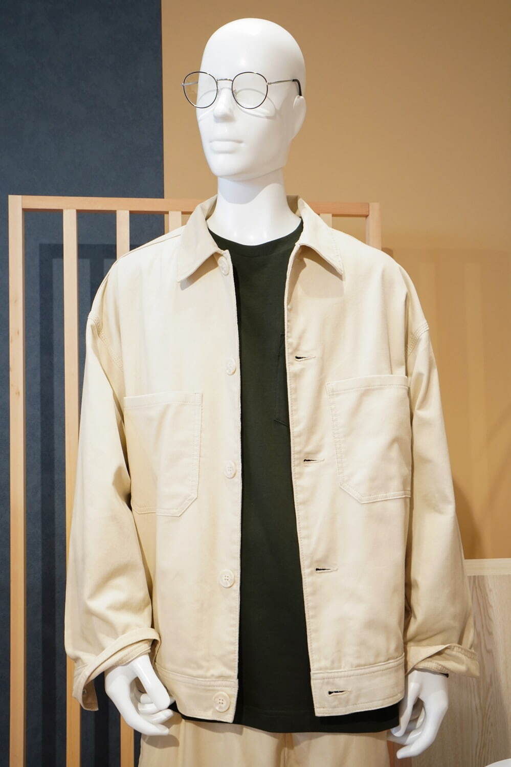 Gu 21年秋冬新作ウィメンズ メンズウェア 重ね着コーデに使えるニットベストやセットアップ ファッションプレス