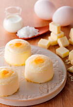 イシヤ×スナッフルス「白い恋人 ホワイトチョコレートオムレット」しゅわっと口溶けのスフレチーズケーキ｜写真2