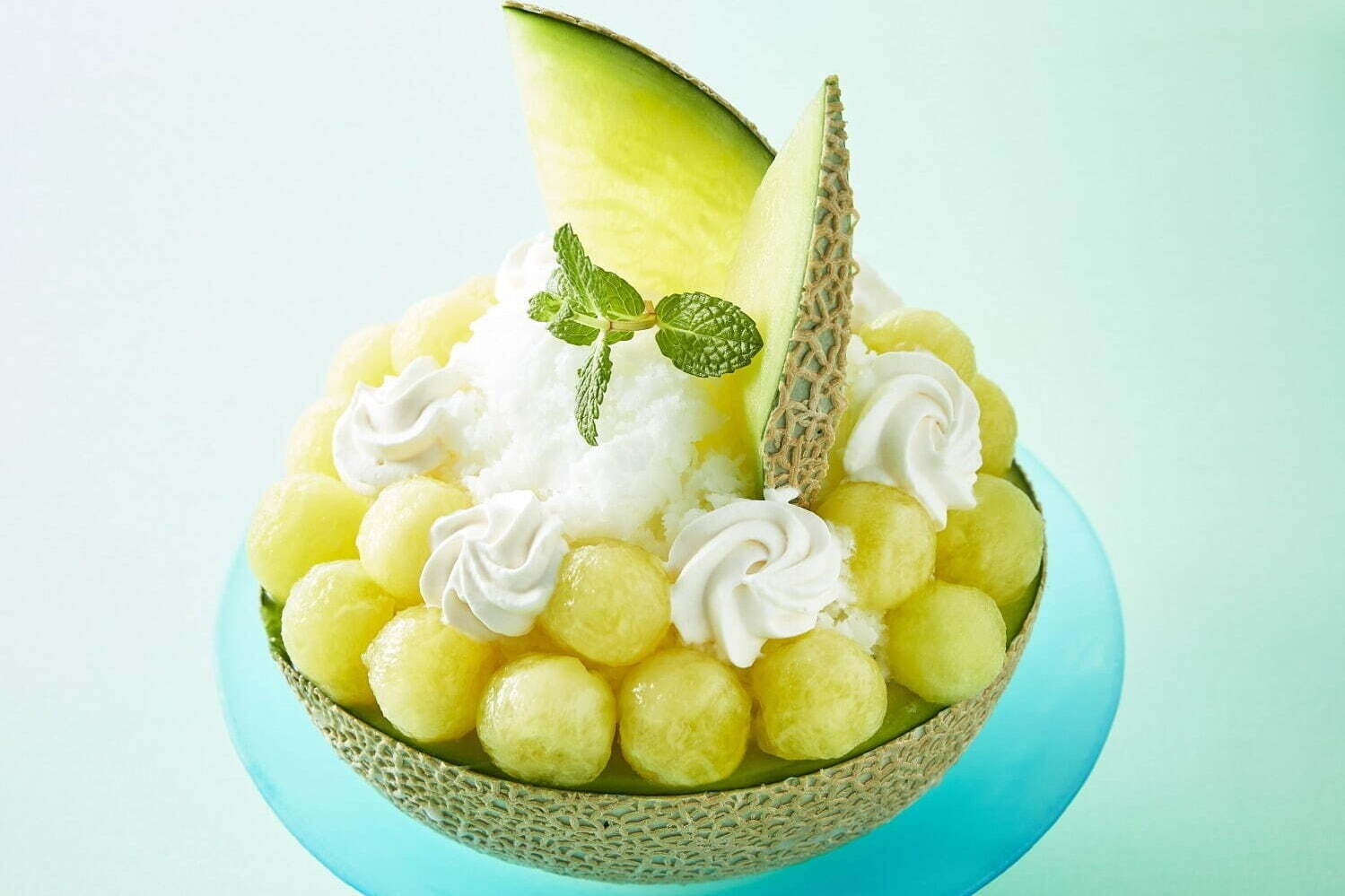 ホテル日航大阪フルーツ＆アイスの“ふわふわ”かき氷、マスクメロン丸ごと1玉夢のかき氷など