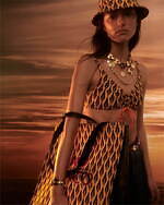 パコ ラバンヌ、70年代スポーツウェア着想の新作Tシャツやワンピース - バッグやスイムウェアも｜写真19