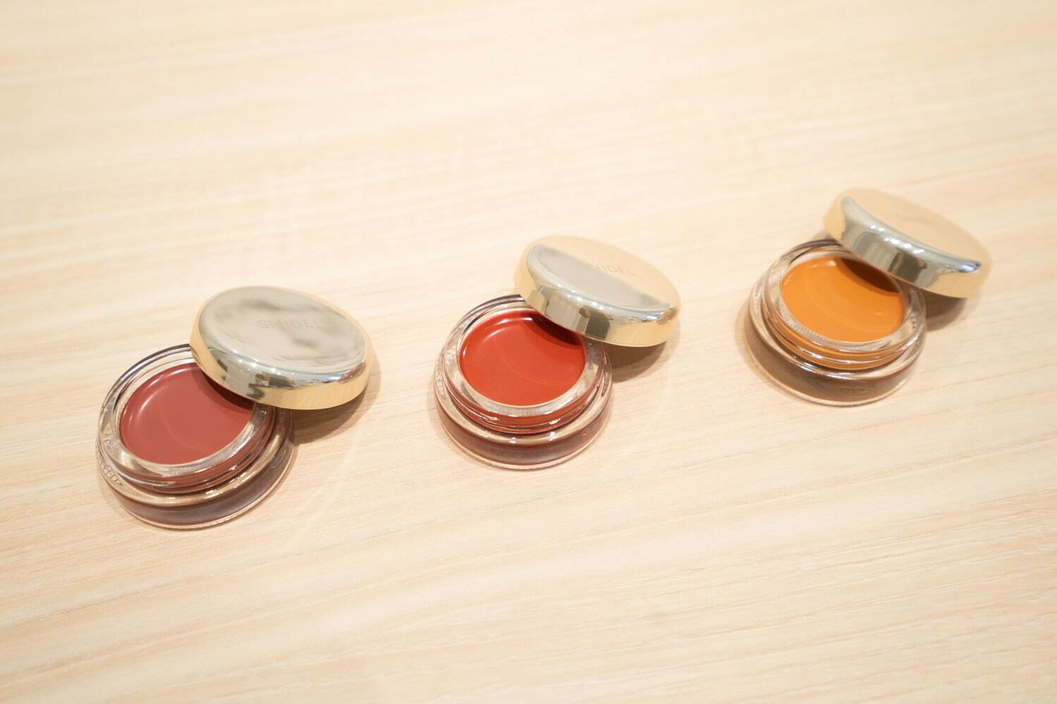 スナイデル アクアジェム ティント 01、02、03 各3,080円(税込)<新商品>