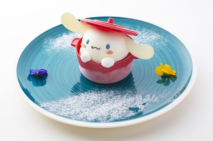 サンリオ「シナモロール」のコラボカフェ大阪に、​“ふわふわ”シナモンスイーツや​ブルーカルピス