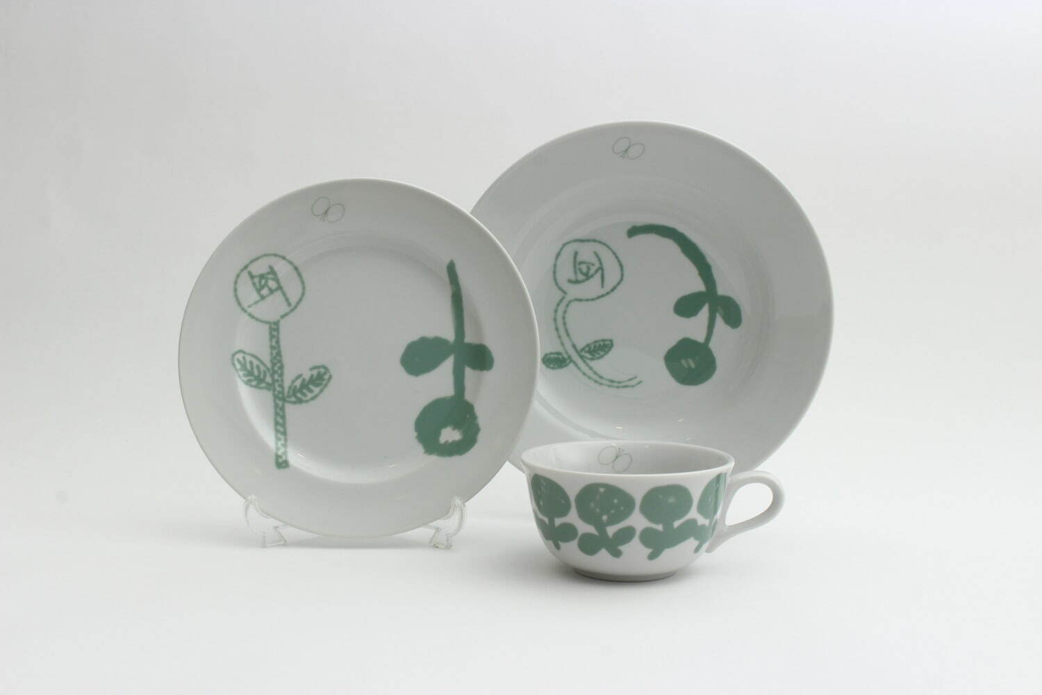 左から)Remake tableware Plate MG 2,530円、Remake tableware Deep Plate MG 2,860円、Remake tableware Morning Cup MG 1,760円