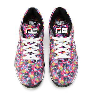 人気の フィラ×MSGM“タイダイ柄”シューズ、Wネーム配したアッパー トップス