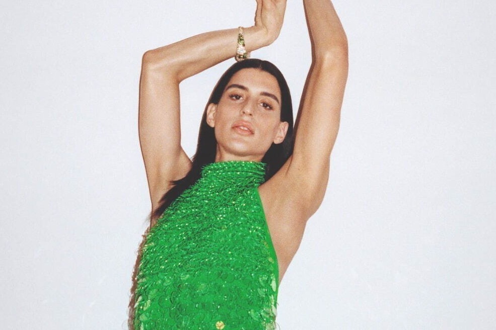 ボッテガ・ヴェネタ新コレクション「ワードローブ 02」フェザードレスや“おもちゃ”のような新シューズ