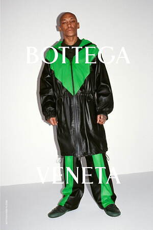 ボッテガ・ヴェネタ新コレクション「ワードローブ 02」フェザードレス 