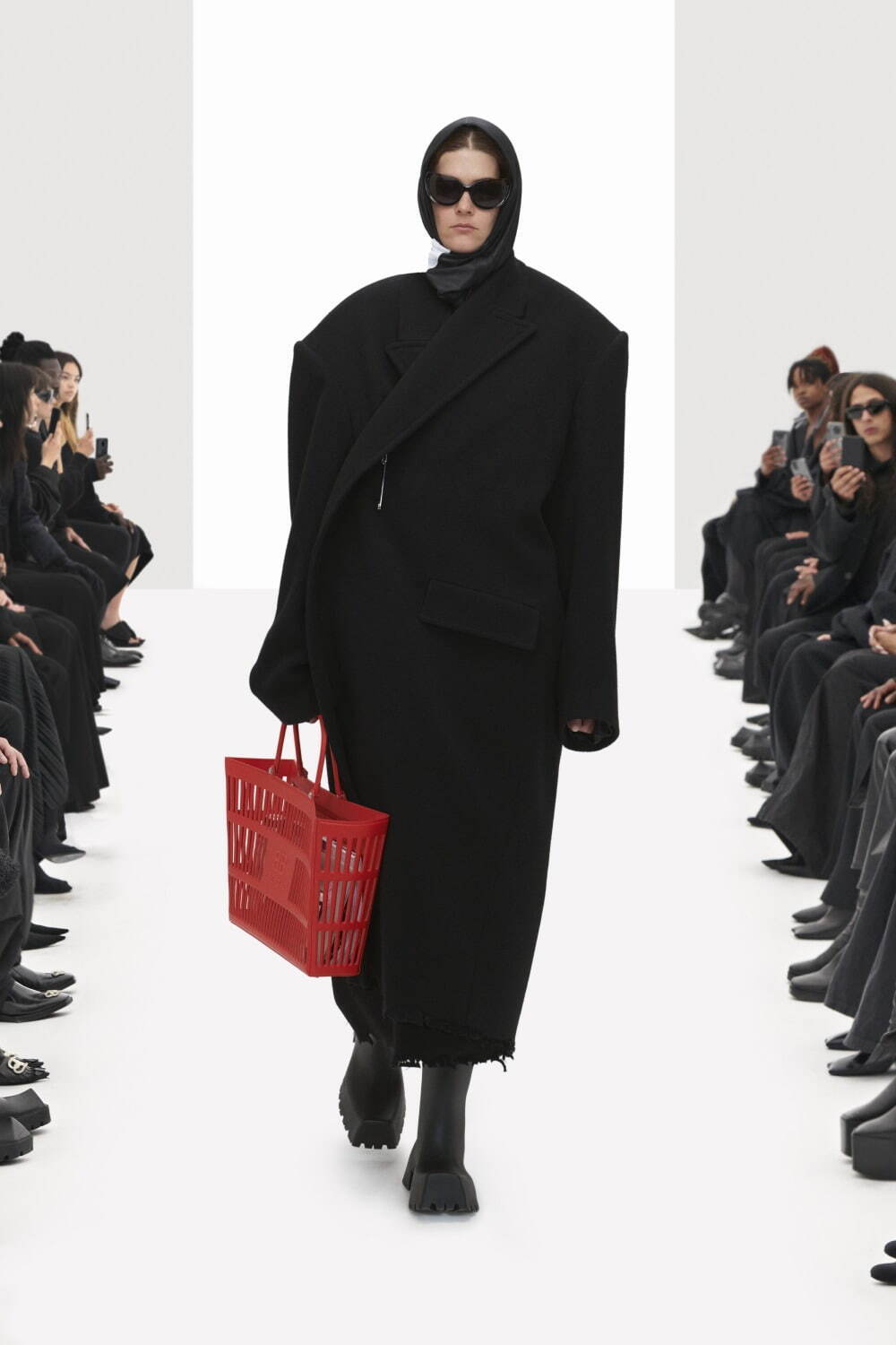 バレンシアガ(BALENCIAGA) 2022年春ウィメンズ&メンズコレクション  - 写真12