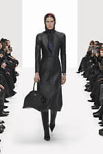 バレンシアガ 22年春コレクション - テクノロジーを通した“もう1つの現実”の中で｜写真19