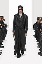 バレンシアガ 22年春コレクション - テクノロジーを通した“もう1つの現実”の中で｜写真37