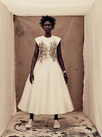 アレキサンダー・マックイーン 2021-22年秋冬ウィメンズコレクション、アネモネの美しさを永遠に｜写真15