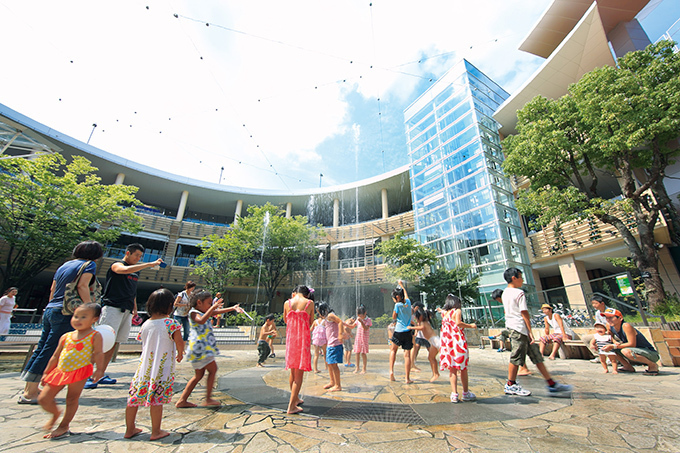 ららぽーと横浜が大規模リニューアルで ホリスター 日本初進出 ザラホーム トミーバハマ も出店 ファッションプレス