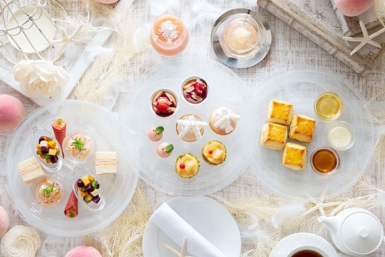 ロリポップキャンディー｜“桃スイーツ”アフタヌーンティーがホテル ラ・スイート神戸ハーバーランドで、みずみずしいピーチを堪能