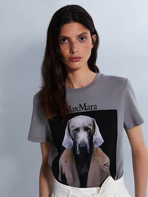 マックスマーラ“アートな新作Tシャツ”、アイコンコートを着た犬や ...