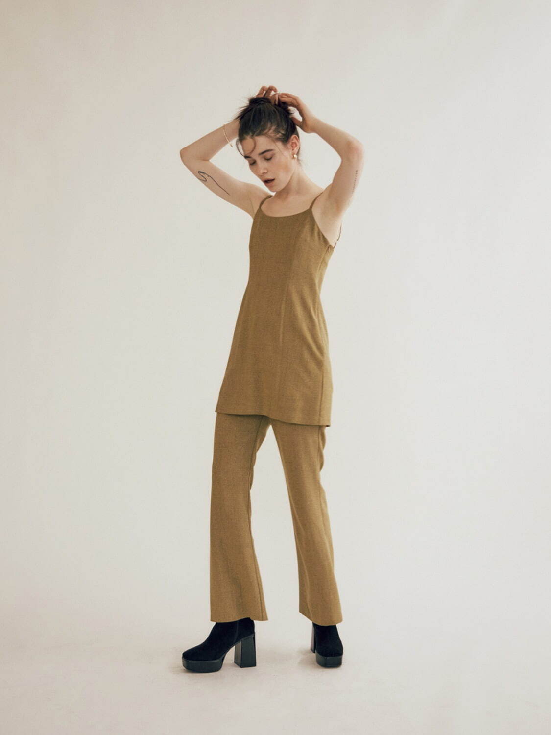 エヴリス 2021-22年秋冬｜female キャミソール