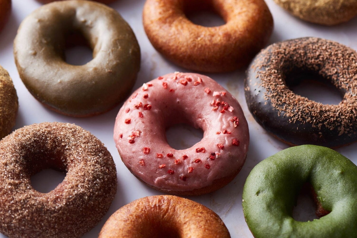 ドーナツ｜コエ ドーナツ“サクもち”食感の新作ドーナツ - チョコや抹茶、苺など7つの味で