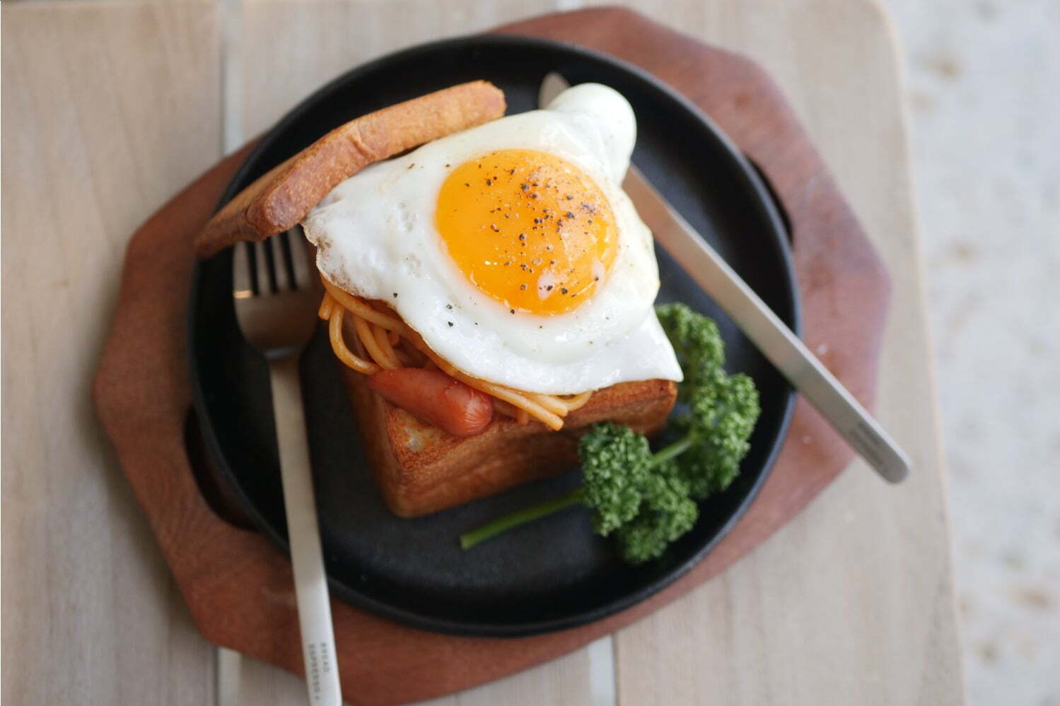 パンとエスプレッソと「旬゛喫茶トサボリパーラー」