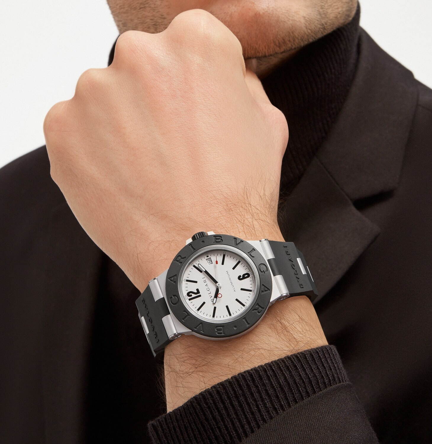 ブルガリのメンズ腕時計「ブルガリ・ブルガリ ウォッチ」ブルーダイアルの日本限定モデルなど - ファッションプレス