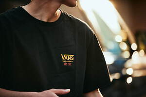 VANS「東京」の漢字デザイン入りTシャツ、日本人アーティスト・遊鷹 ...