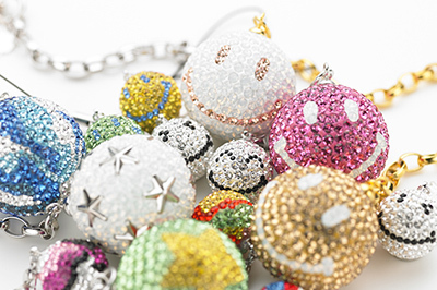 光あふれるスワロフスキー・エレメンツを敷き詰めた「クーマ」の受注会、エストネーション有楽町で開催