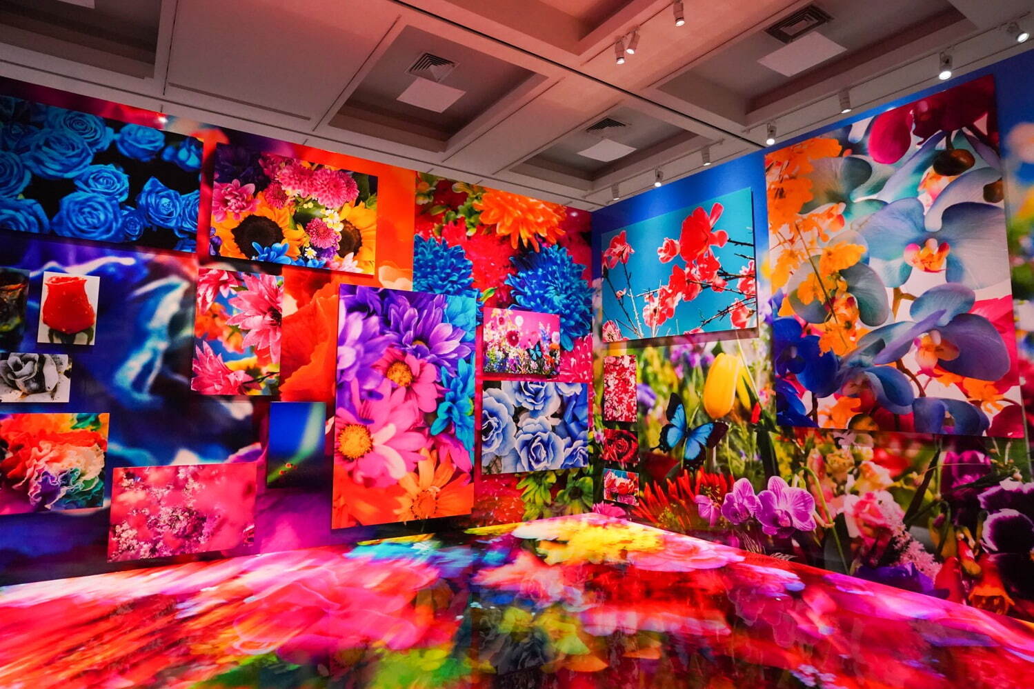 蜷川実花の大規模個展が上野の森美術館で -「虚構と現実」をテーマに写真を展示、“桜”に囲まれる空間も｜写真25