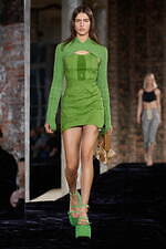 アクネ ストゥディオズ 2022年春夏ウィメンズ - 未来的な要素に手仕事のぬくもりを｜写真20