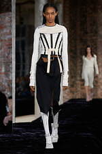 アクネ ストゥディオズ 2022年春夏ウィメンズ - 未来的な要素に手仕事のぬくもりを｜写真39