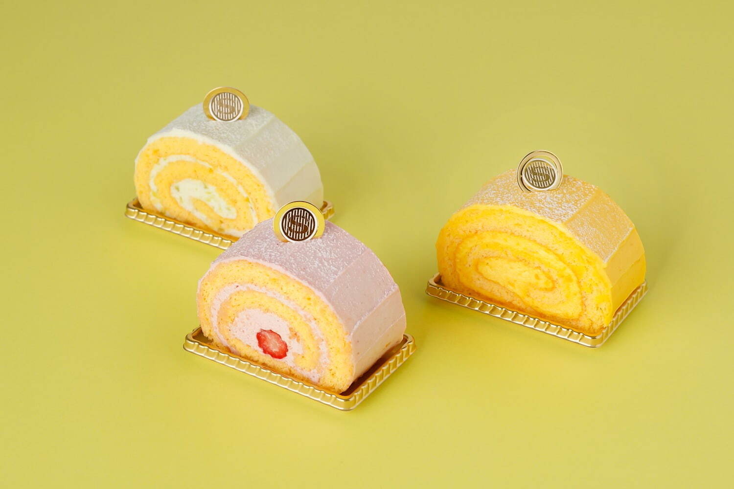 ロールケーキ(アップルマンゴー/苺/メロン) 各567円