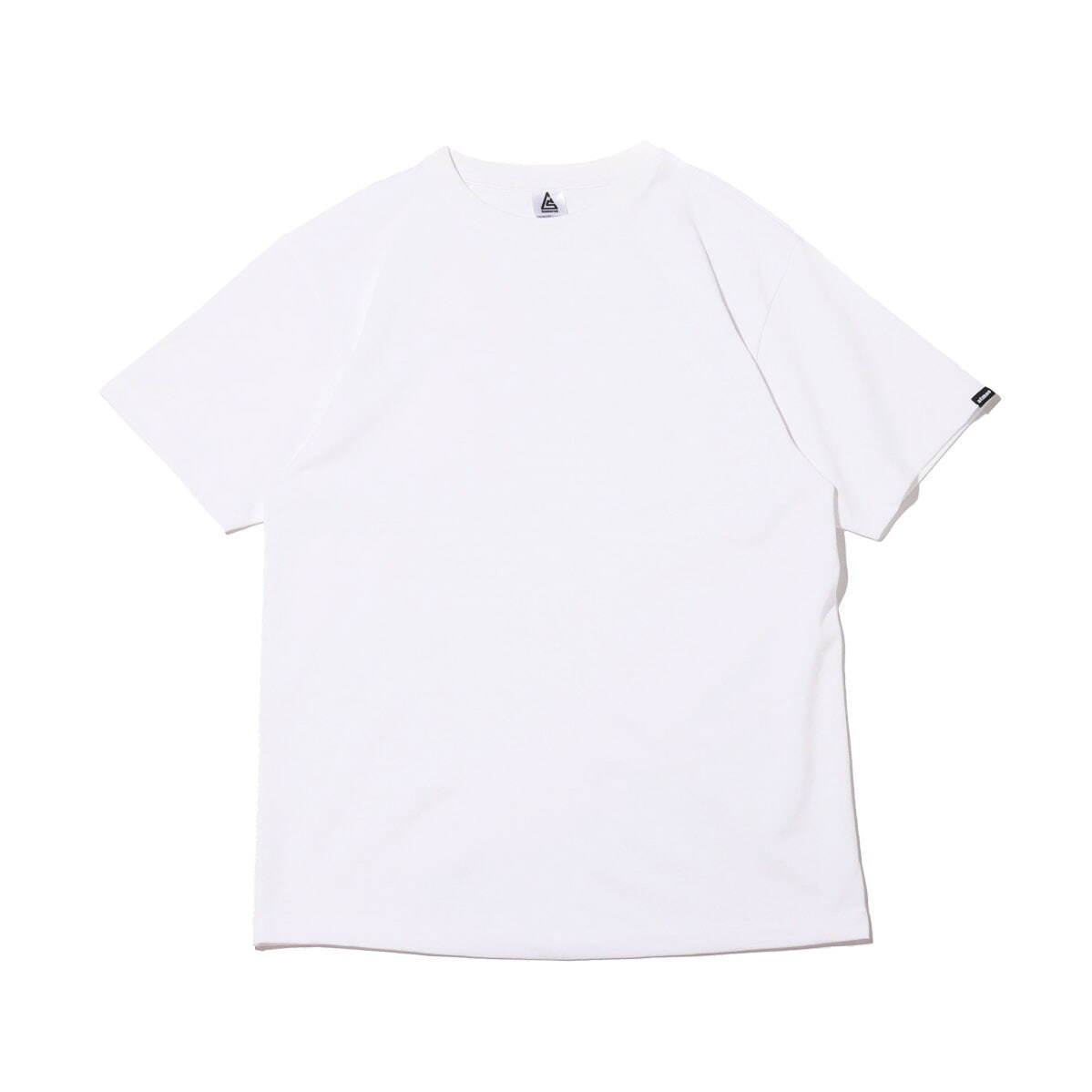 アトモスから“上品な光沢感”の白Tシャツ、“至極の白T”ブランド・ニュメロシスとコラボ｜写真1