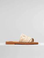 クロエ新作、ロゴ入りレースのフラットサンダルやカラフルパッチ付きハット｜写真8