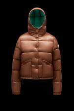 モンクレール21年新作アウター、リバーシブル仕様のショートダウンや“着物スリーブ”ウールコート｜写真29