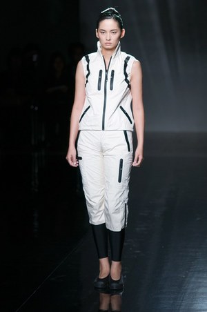 ナオキ タキザワ(NAOKI TAKIZAWA) 2010年春夏ウィメンズ&メンズコレクション  - 写真3