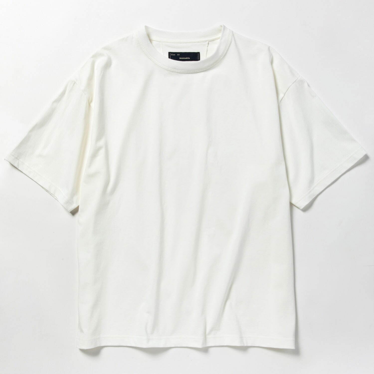 メンズのおすすめ 白tシャツ 無地 プリント ワンポイント コーデで活躍するtシャツを種類別に紹介 ファッションプレス