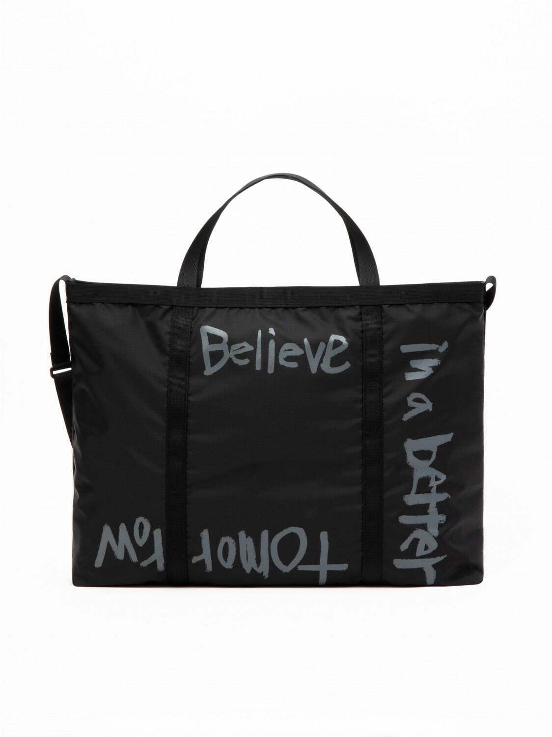 コム デ ギャルソンから“ポジティブなメッセージ”プリントの新作バッグ 