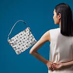 BAO BAO ISSEY MIYAKE新作、"宝石のように輝く"トートバッグなど｜写真8