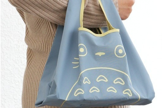 ジブリ となりのトトロ エコバッグ 持ち上げると トトロ が現れる愛らしいデザイン ファッションプレス ジブリ となりのトトロ エコバッグ 持ち上げると トトロ が現れる愛らしいデザイン ファッションプレス