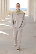 フェンディ 2022年春夏メンズコレクション、世界に贈るローマの白昼夢｜写真18