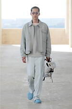 フェンディ 2022年春夏メンズコレクション、世界に贈るローマの白昼夢｜写真34