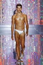 ドルチェ＆ガッバーナ 2022年春夏メンズコレクション - “喜びに満ちた”色と光の競演｜写真23