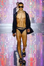 ドルチェ＆ガッバーナ 2022年春夏メンズコレクション - “喜びに満ちた”色と光の競演｜写真24