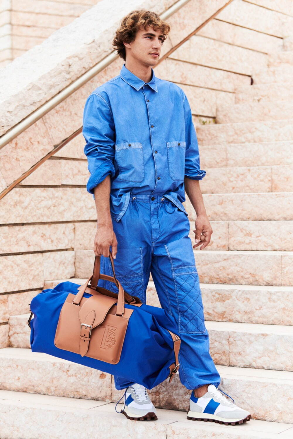 【Tod's】トッズのプレスクリースボタンストレートトラウザー Woman ブラック トッズ レザー Di バッグ ミディアム