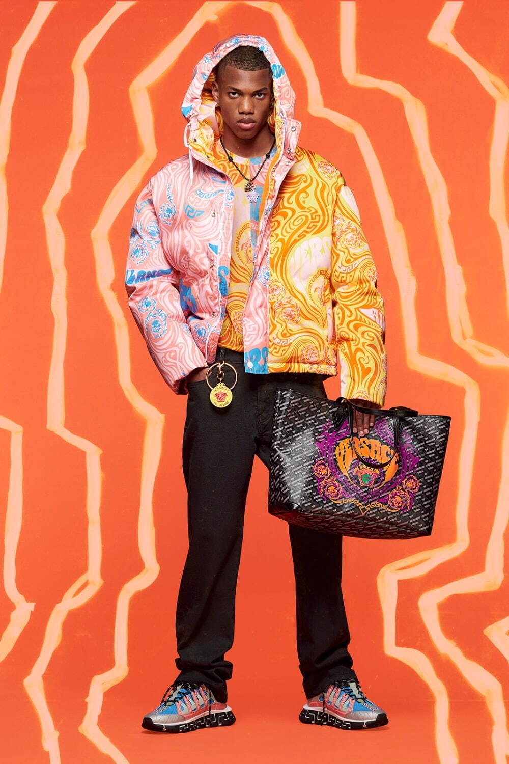 ヴェルサーチェ(VERSACE) 2022年リゾートウィメンズ&メンズコレクション  - 写真32