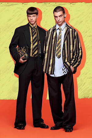 ヴェルサーチェ(VERSACE) 2022年リゾートウィメンズ&メンズコレクション  - 写真2