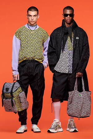 ヴェルサーチェ(VERSACE) 2022年リゾートウィメンズ&メンズコレクション  - 写真24