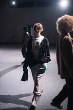 ジエダ 2022年春夏コレクション - 光の反射、暗闇に震える律動｜写真50