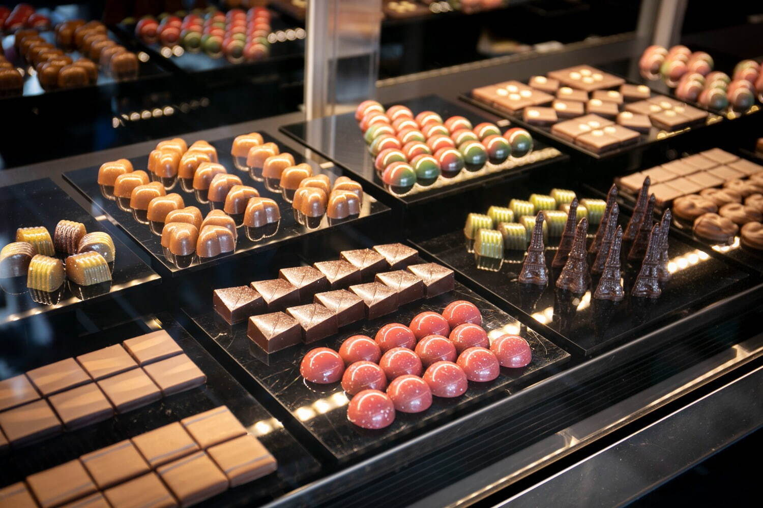 老舗チョコレート「サロンドロワイヤル」旗艦店が銀座に、“宝石”のようなボンボンショコラなど｜写真18
